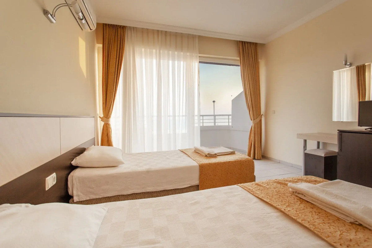 Side Beach Club Hotel