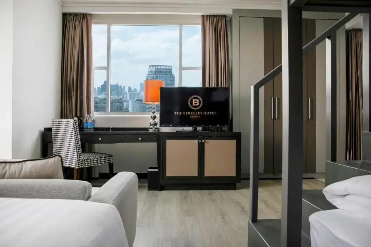 Отель The Berkeley Hotel Pratunam