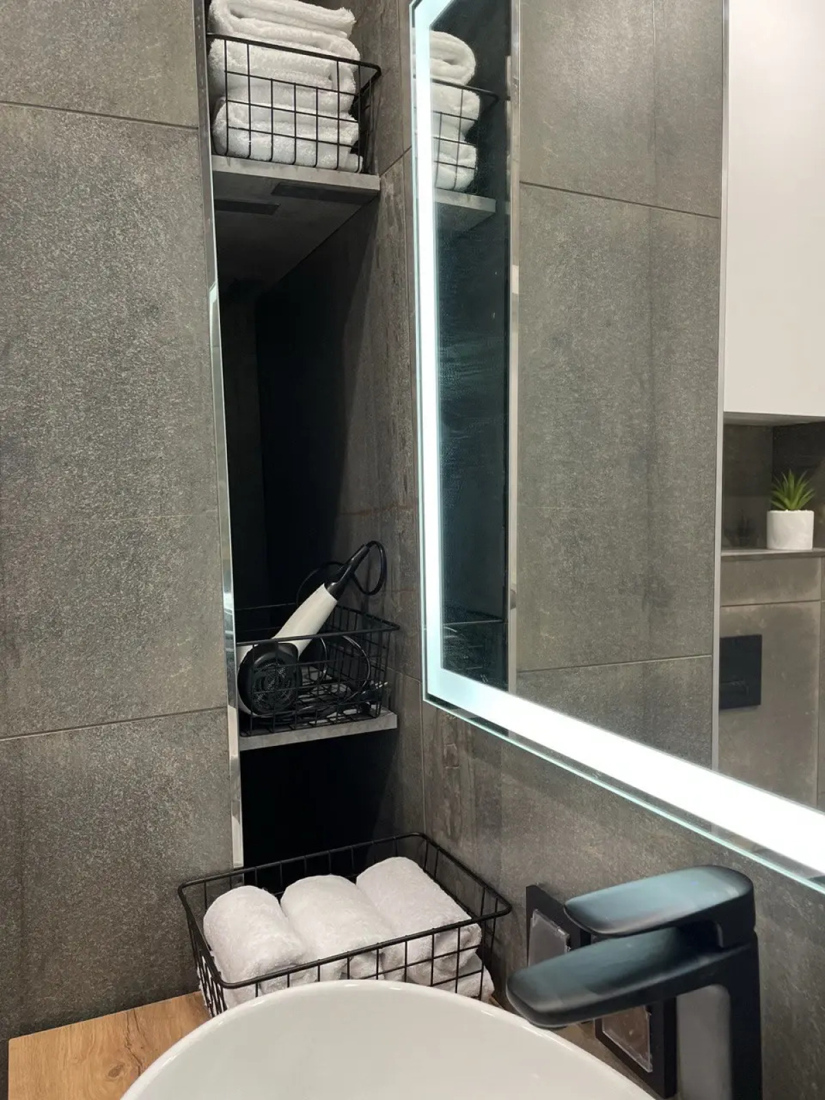 квартира премиум-класса в стиле "эко" с видом на парк и речку