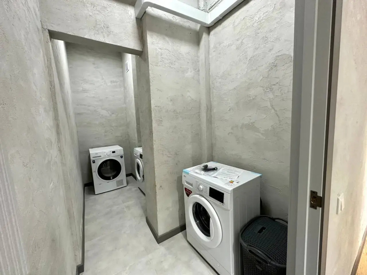 Хостел izzzi hostel Bishkek