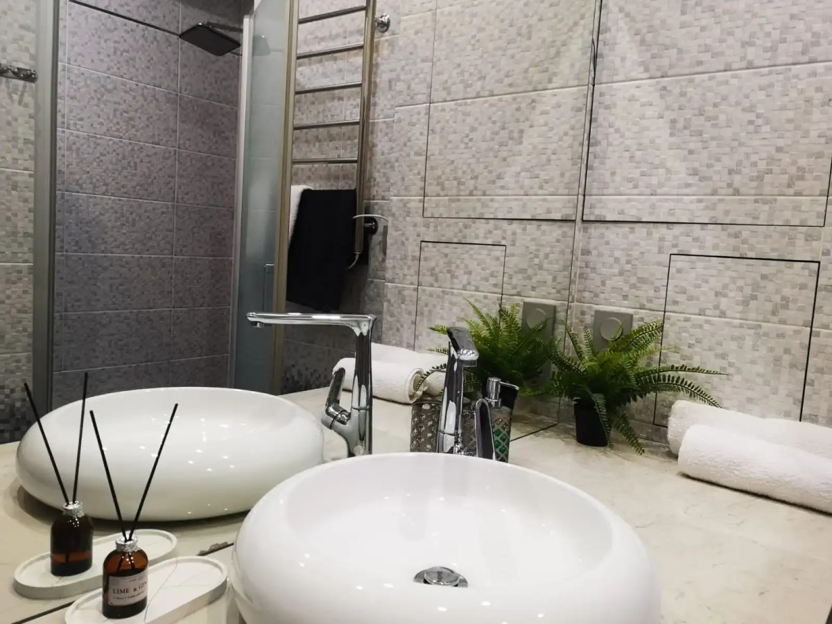 Апартаменты на Революции