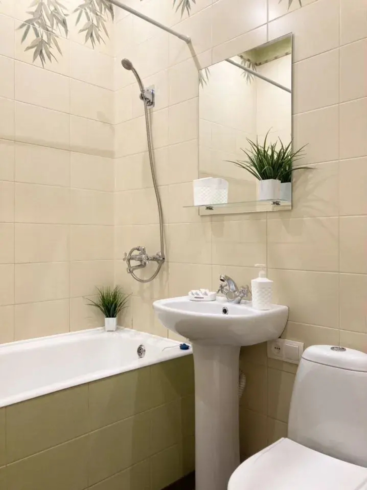 Апартаменты на улице Июльских Дней 14