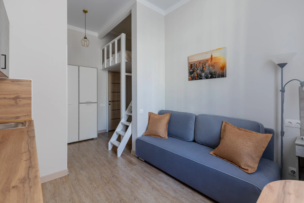 Квартира двухуровневая с парковкой в центре