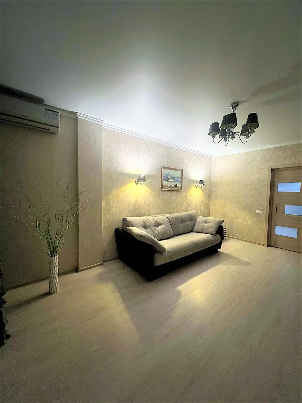 Апартаменты МЕГАПОЛИС пр. Революции 9-А-115