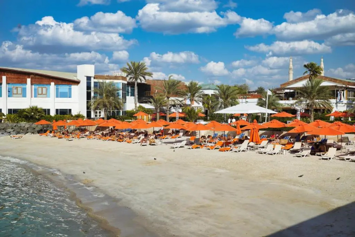 Отель Dubai Marine Beach Resort & Spa