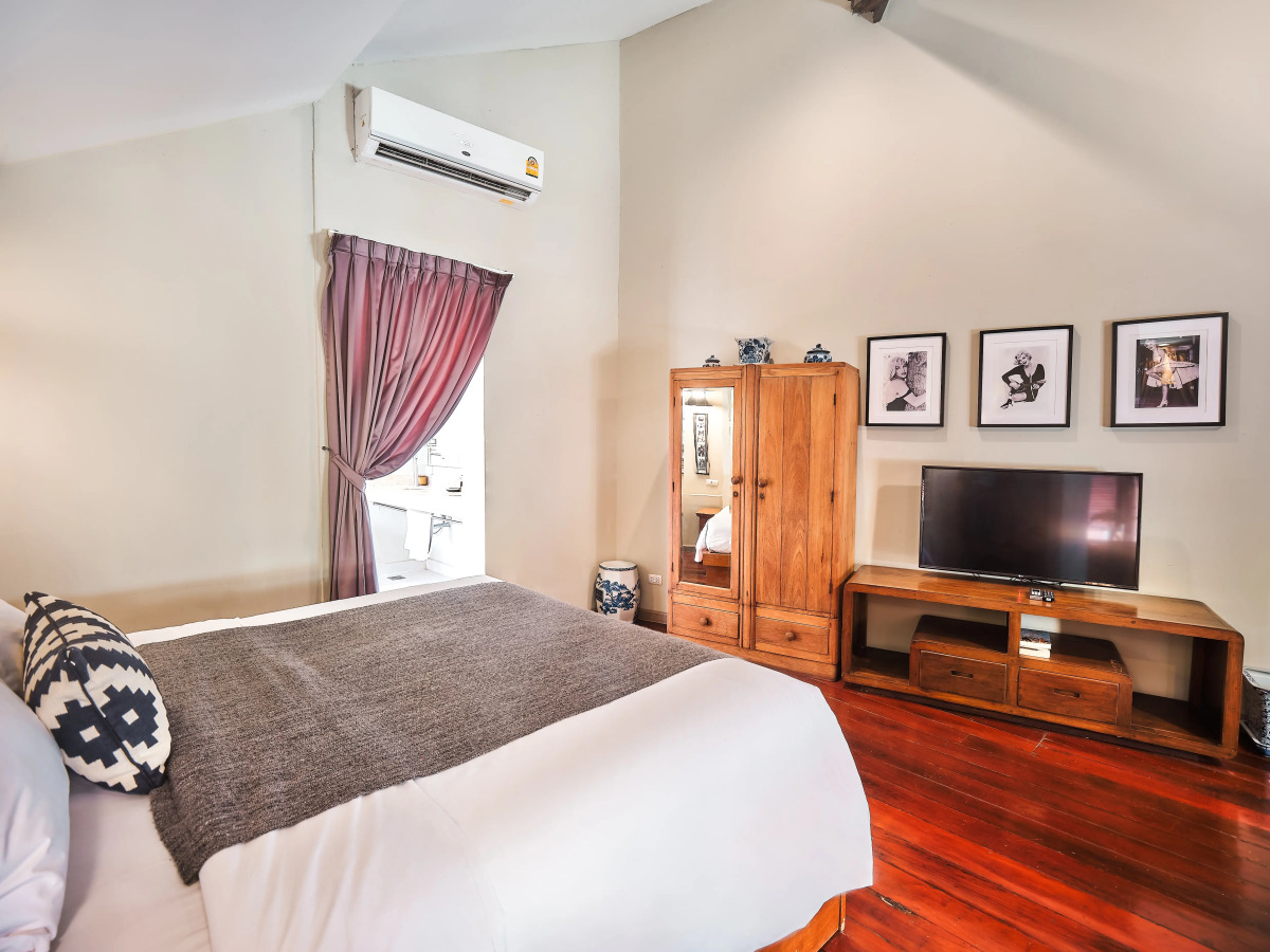 Отель Prince Theatre Heritage Stay