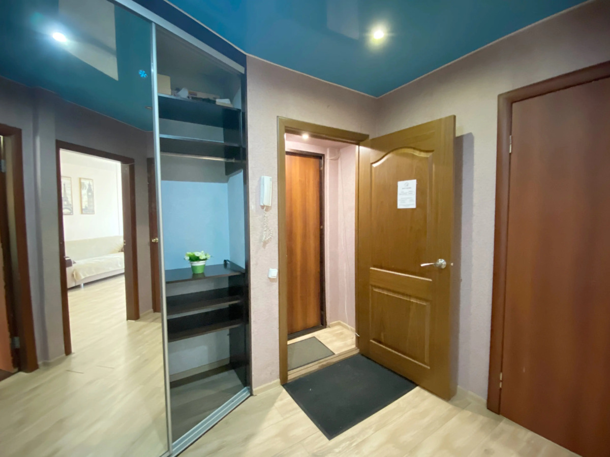 Апартаменты трехкомнатные на Острякова 7а