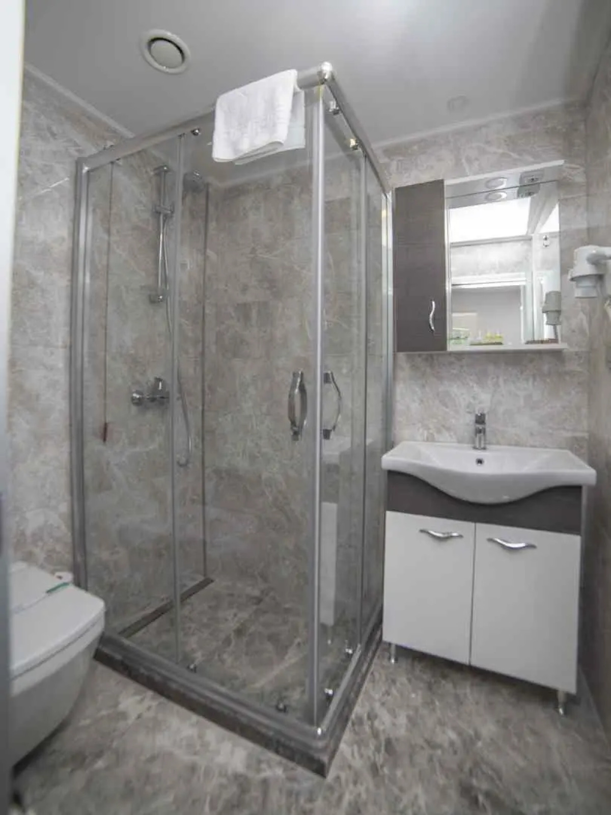 Отель HHK Hotel Downtown