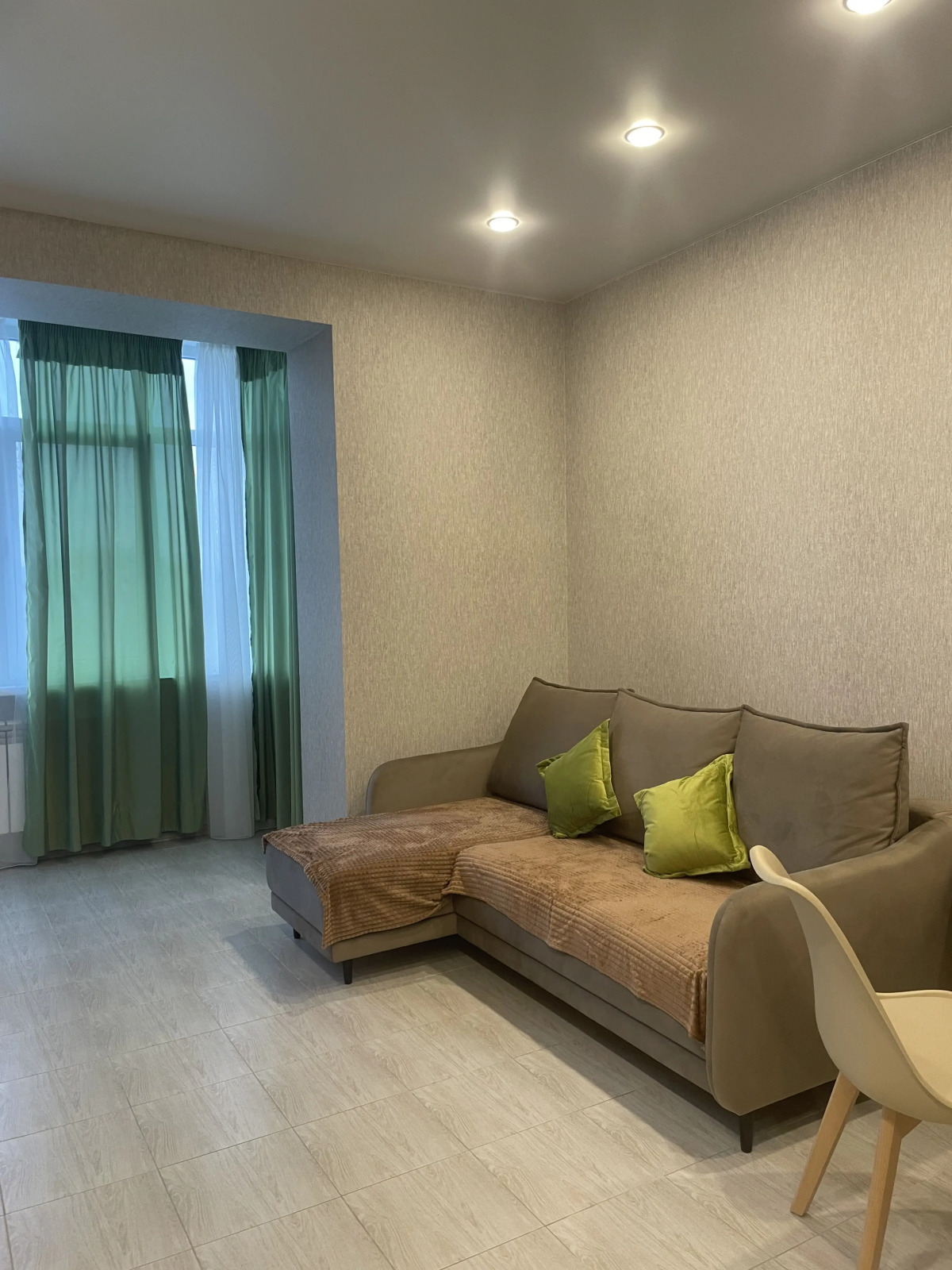 Квартира Просторная на Курсантов Кировцев