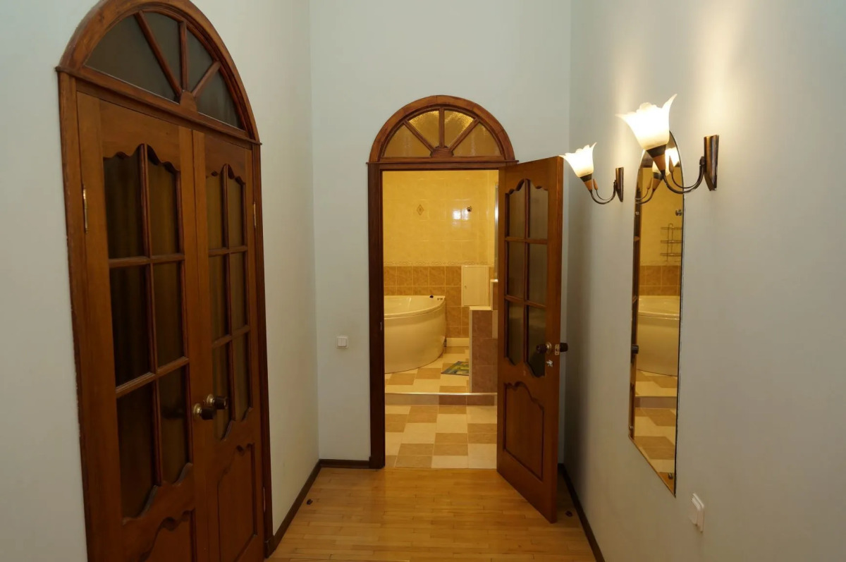 Апартаменты 2-х комнатные на Невском 65