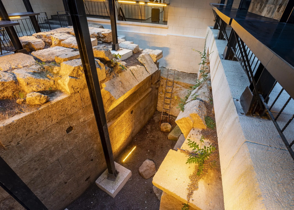 Отель WOO Town Suites