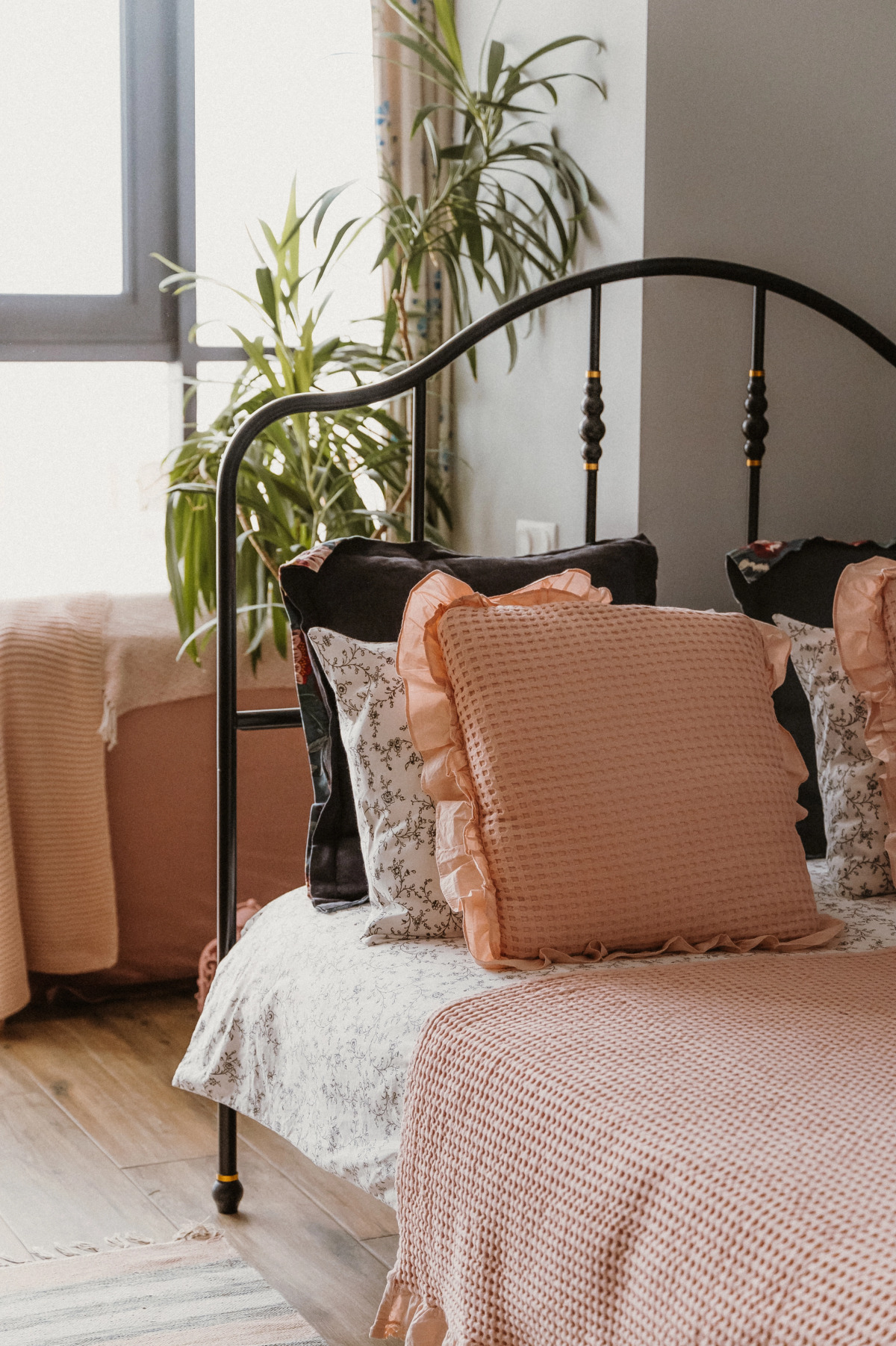 Апартаменты Дизайнерские с Панорамными Окнами