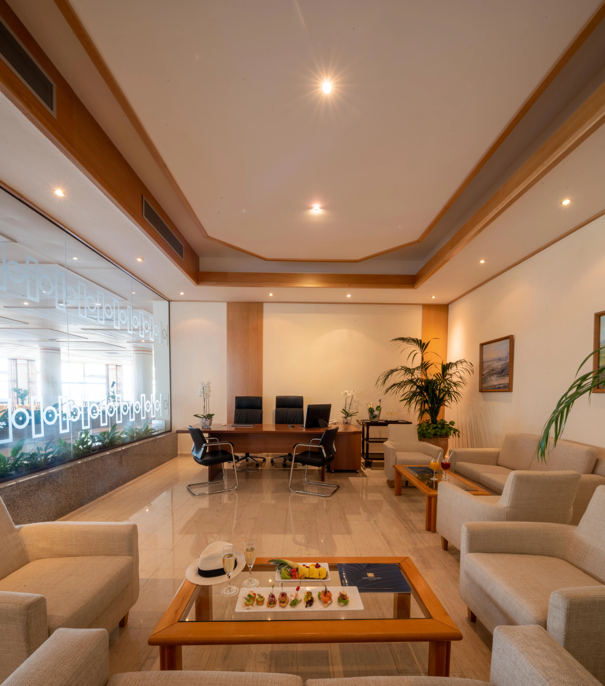 Отель Constantinou Bros Athena Royal Beach