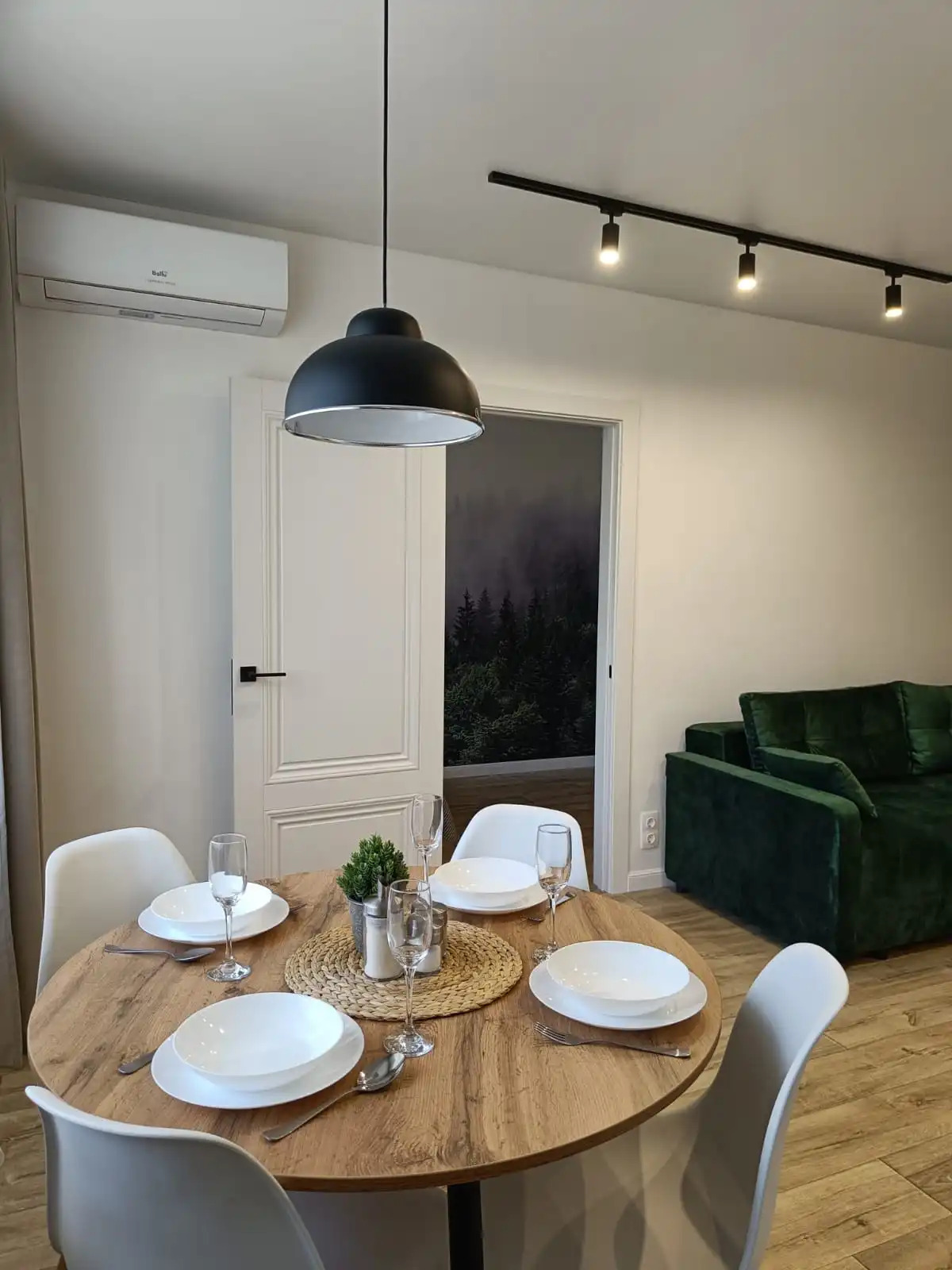 Квартира на Моисеева, 11