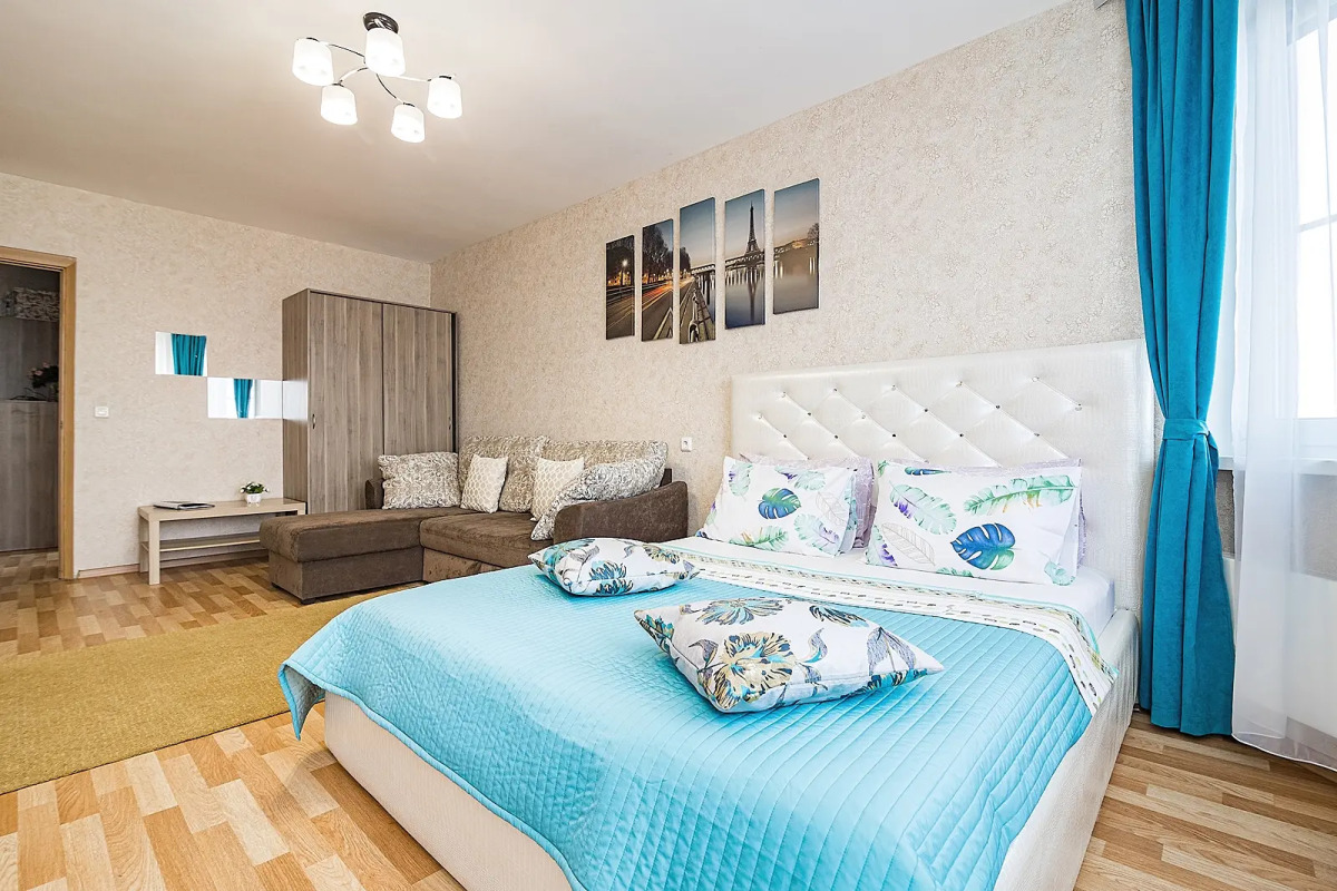 Апартаменты двухкомнатные c видом на Волгу на Волжской набережной  25, м.Cтрелка. Сова-Дом