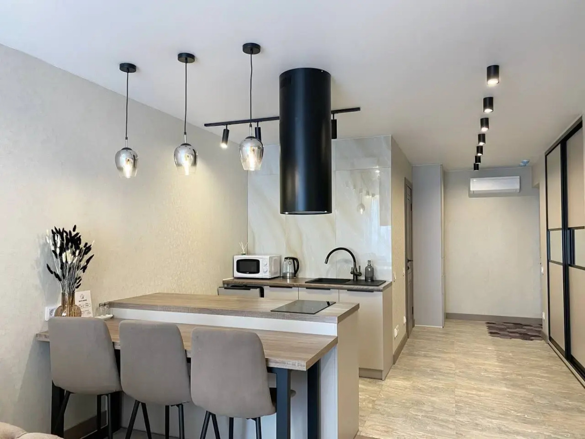 Квартира Стильная Двухкомнатная с Видом на Море во Владивостоке