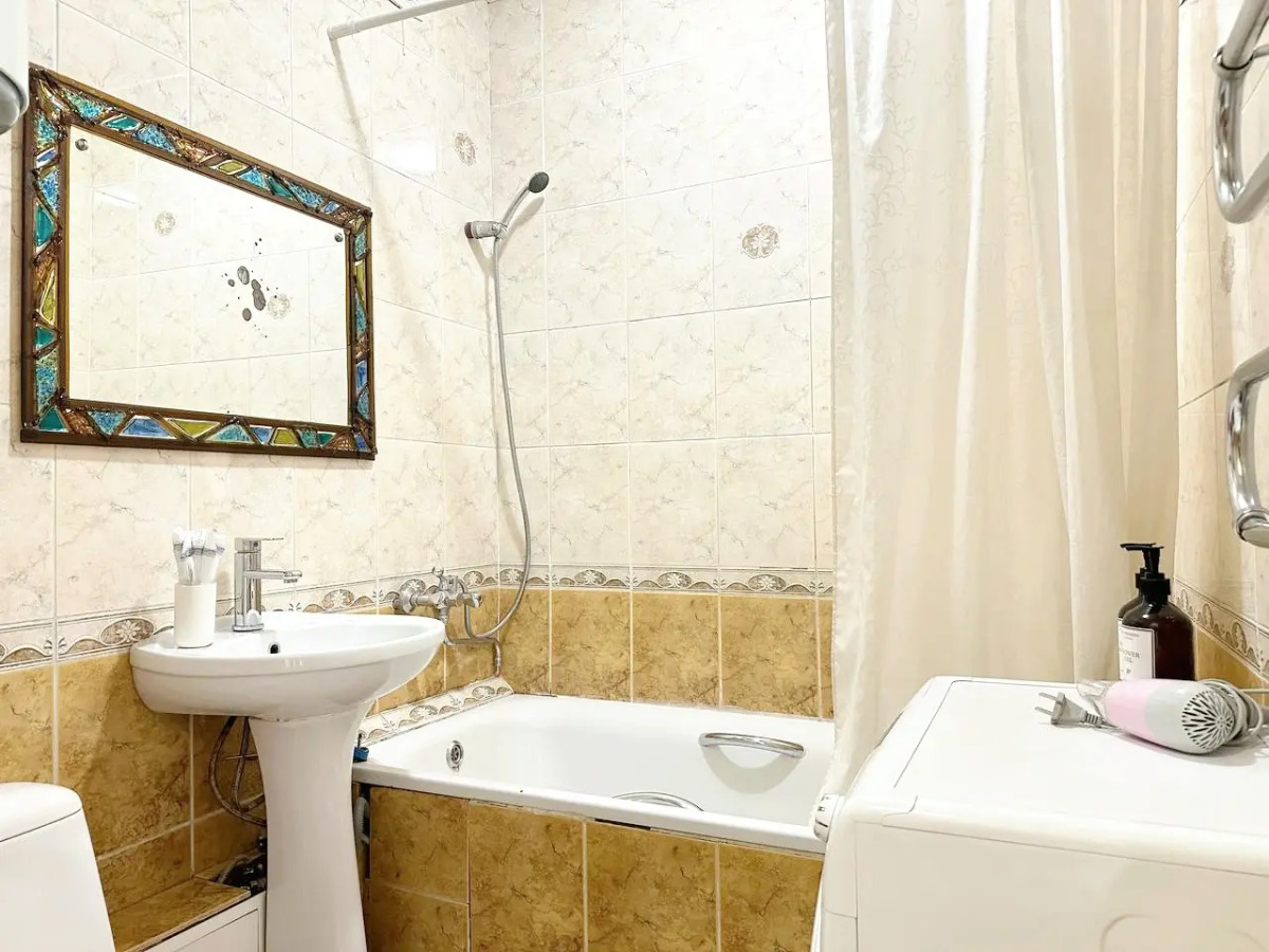 Квартира двухкомнатная в центре на Кирова рядом со стадионом Химик