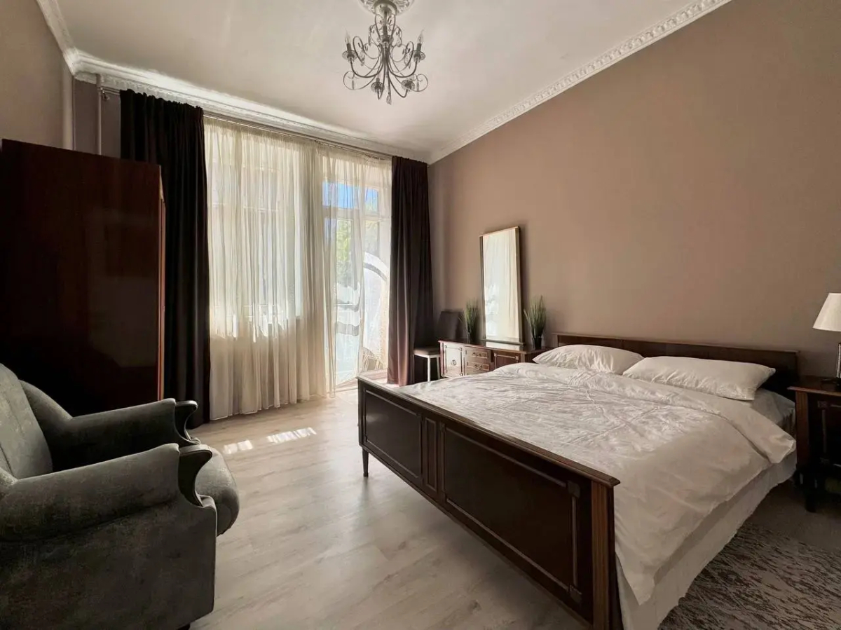 Апартаменты Шикарная уютная Трешка возле Площадь Победы