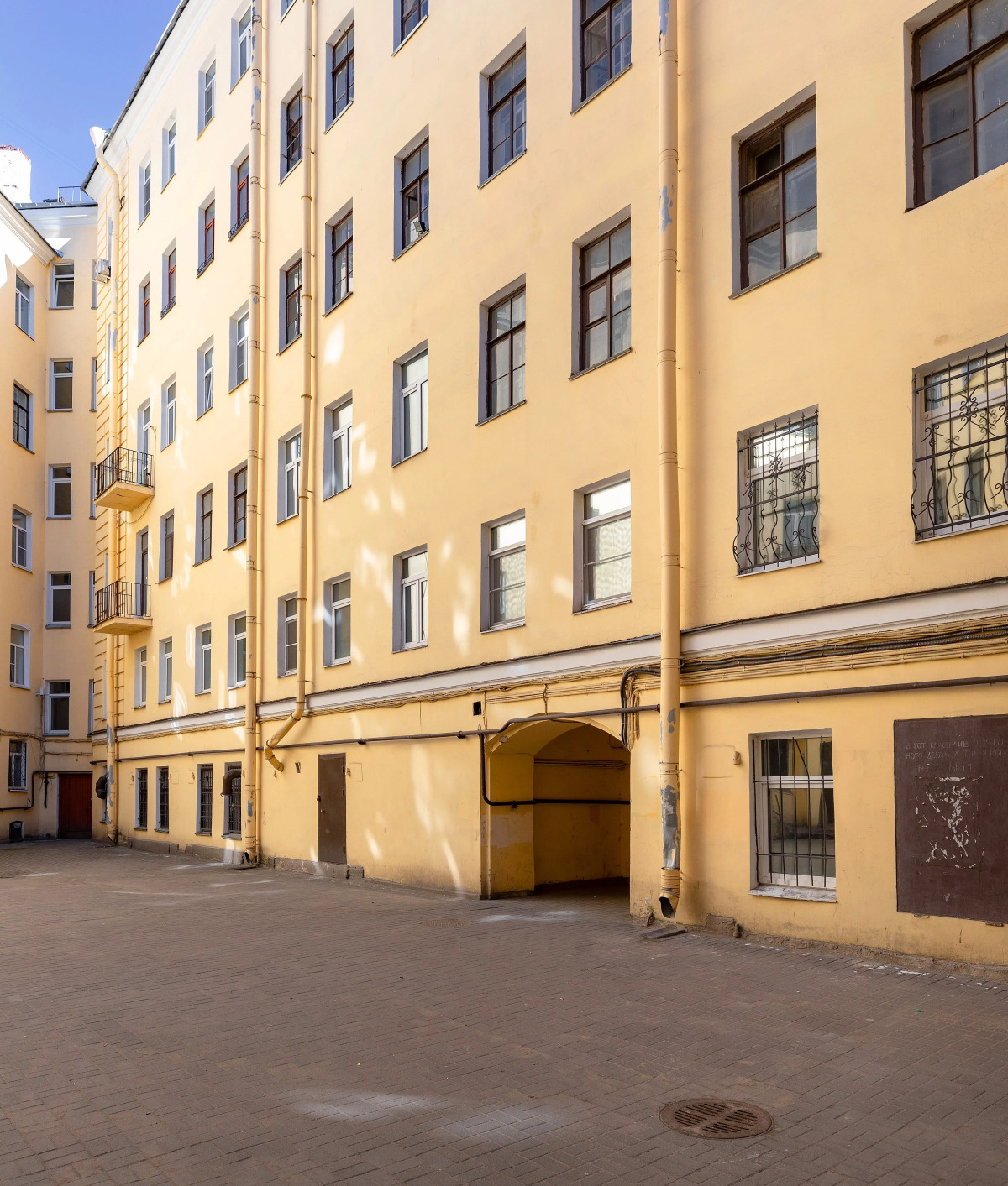 Апартаменты Классическая петербургская квартира в духе ХХ века