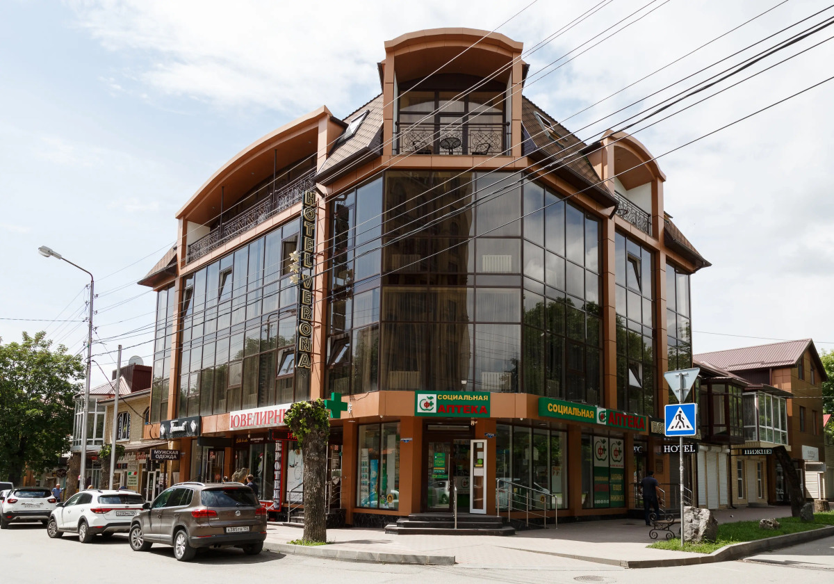 Отель Верона