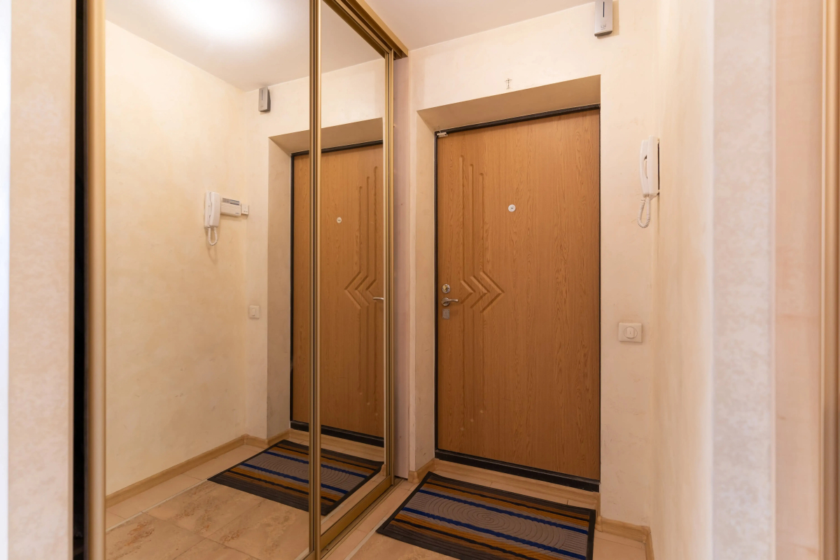 Апартаменты Трёхкомнатные с джакузи на Антона Валека 12