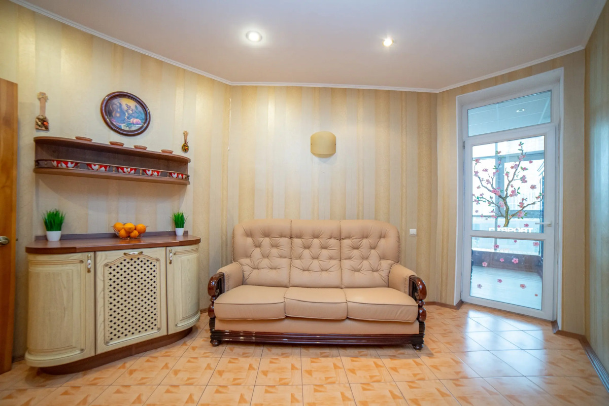 Апартаменты Радищева 12 трехкомнатная