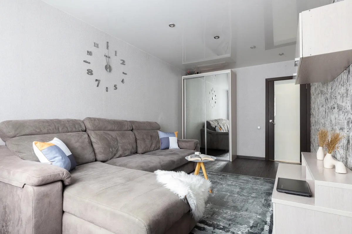 Квартира Двушка с изолированными комнатами, 5 минут до Золотой Нивы