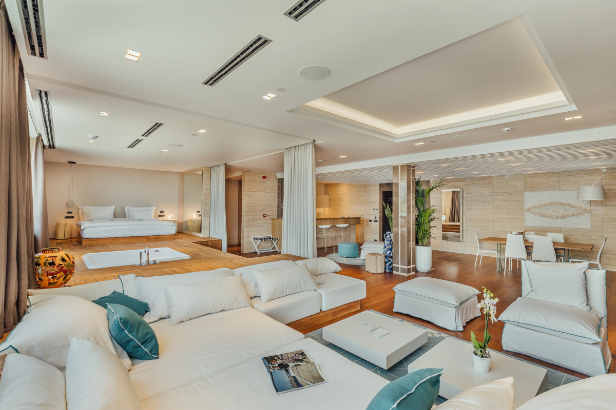 Monte Palm Beach