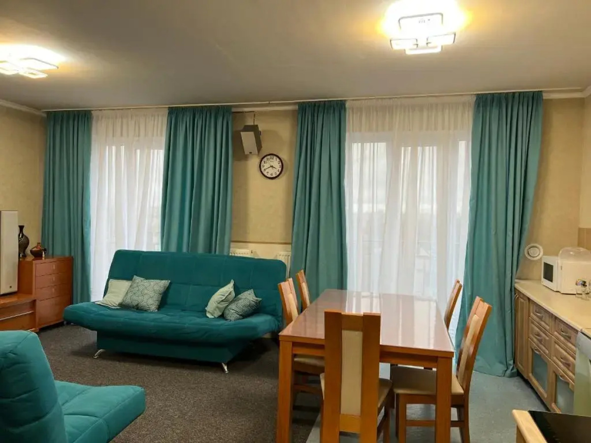 Апартаменты 3 комнаты в Центре рядом с Электричкой на Море