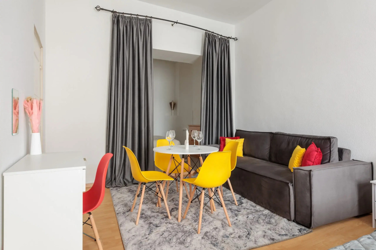 Апартаменты у Дворцовой площади DereMRents ДереМРентс