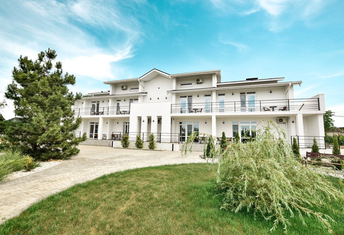 Отель Белая Ива