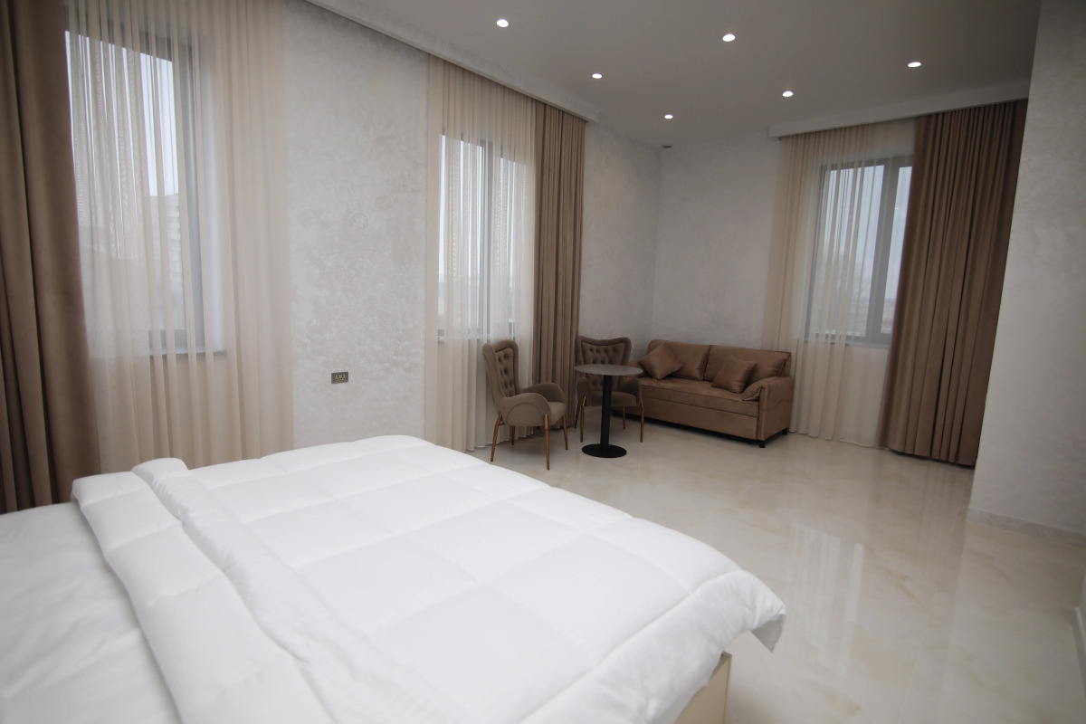 Отель Louvre Home