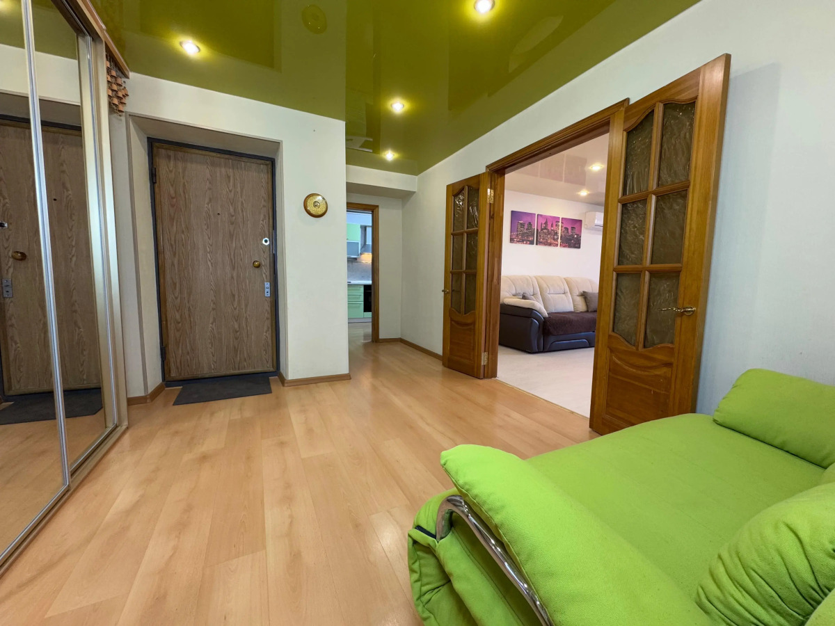 Квартира 3-Комнатная Верхнепортовая 64а