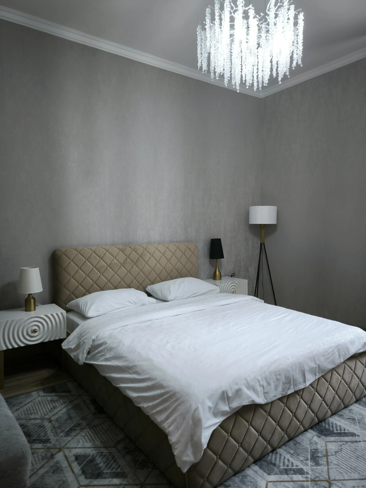 Апартаменты Белая Трехкомнатная Квартира у Вокзала