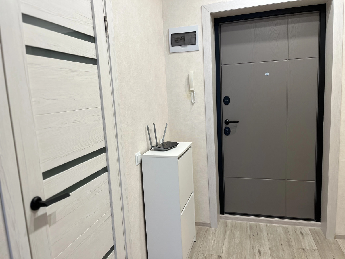 Квартира 1-комнатная студия в новом высотном доме. Кирова 11