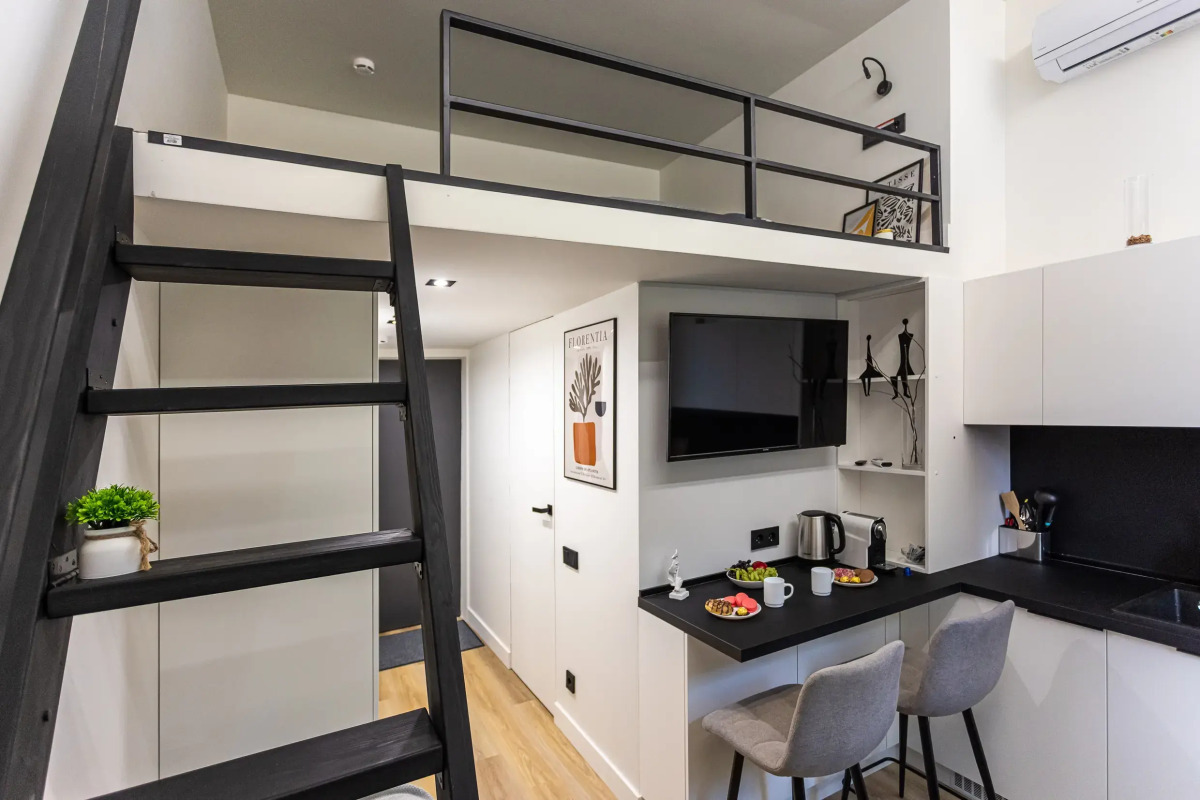 Апартаменты LikeHome Life - Полянка 1-й Хвостов Переулок