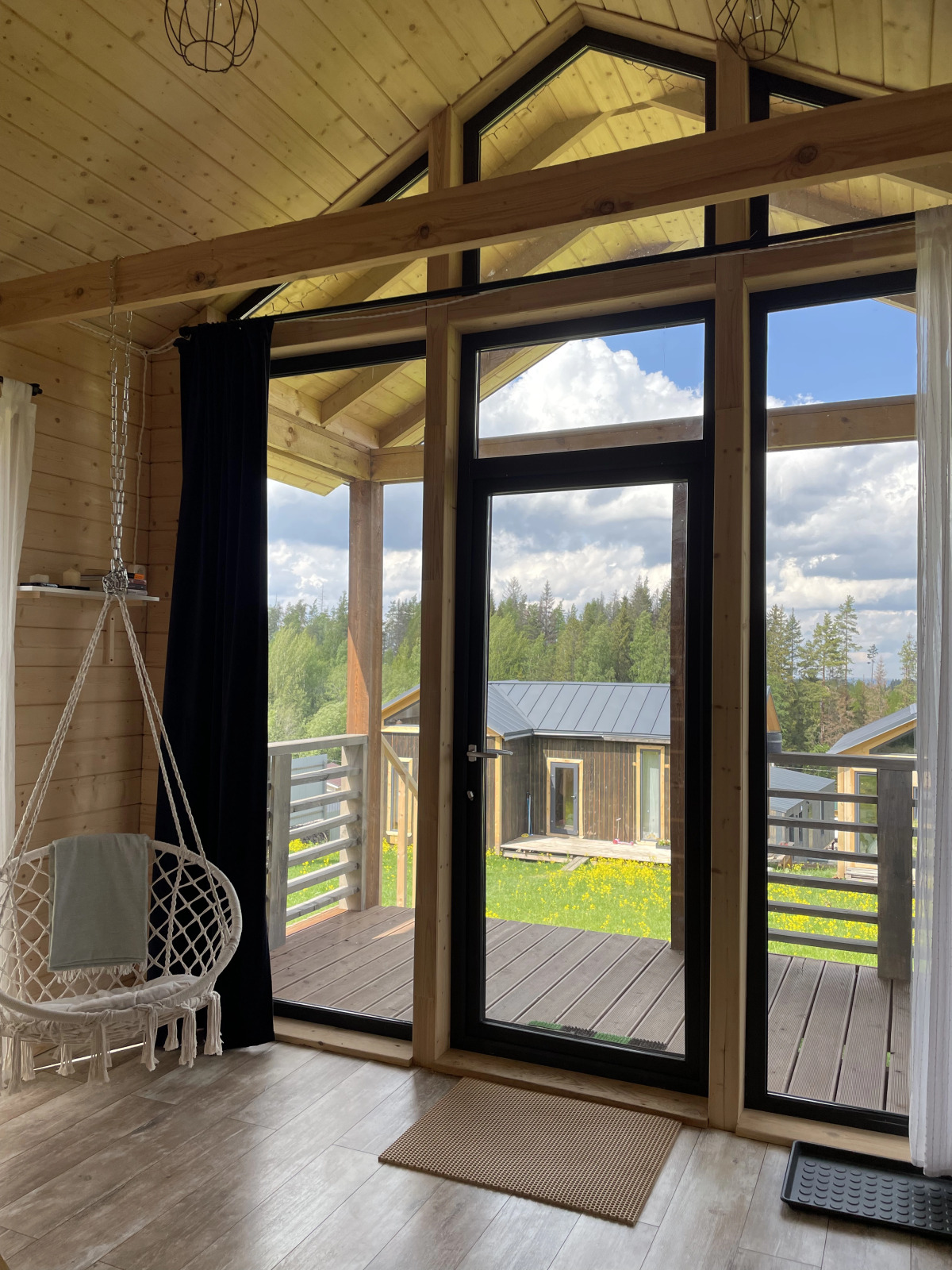 Дом Уютный домик у Игоры, белый