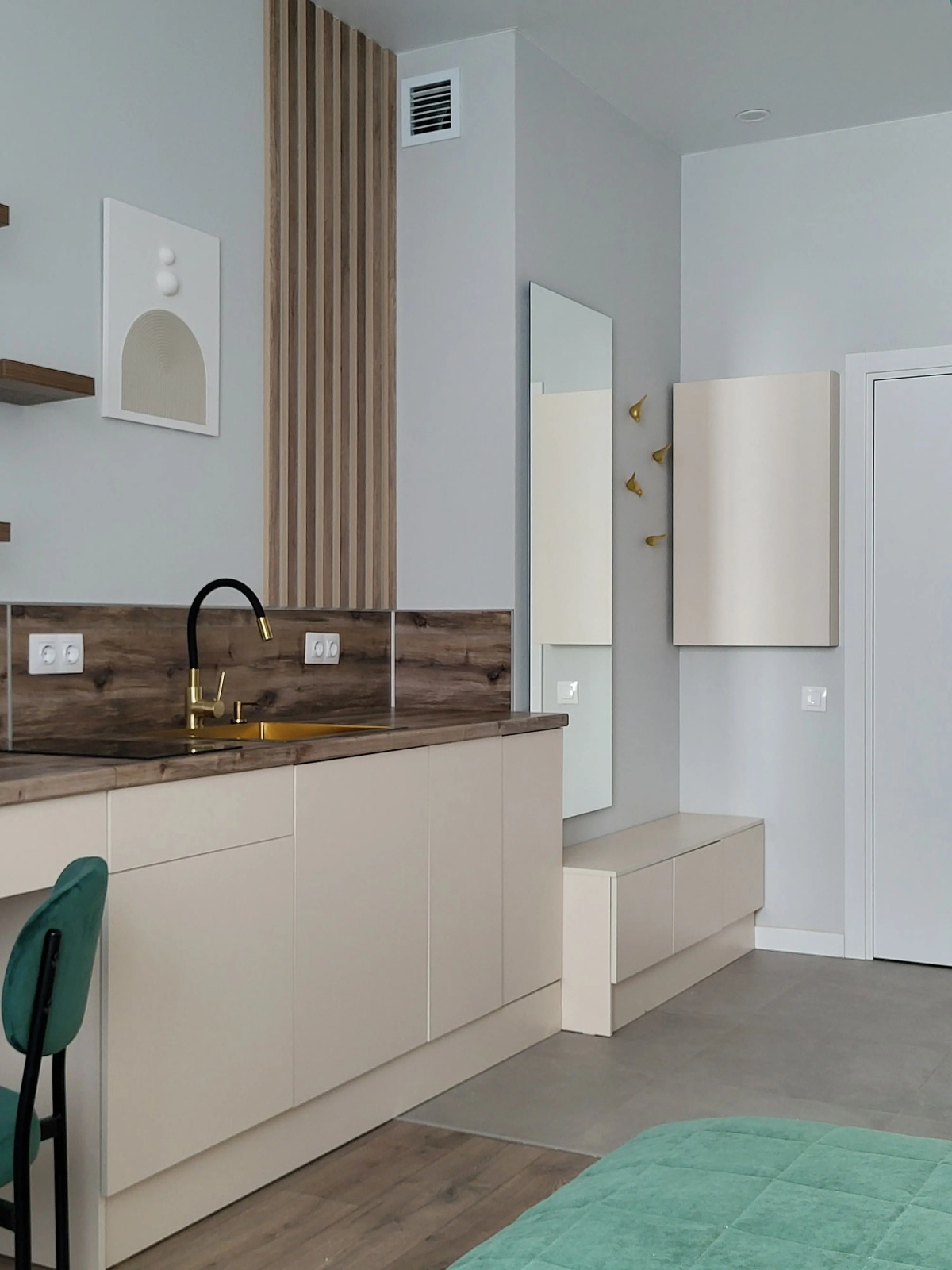 Апартаменты в Небоскрёбе Afi Tower