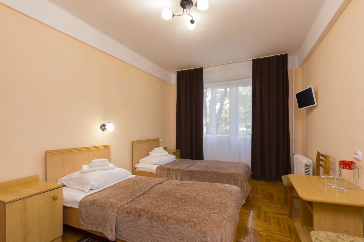 Санаторий Курортная Поликлиника им. Н.И. Пирогова с Пансионатом с Лечением Искра