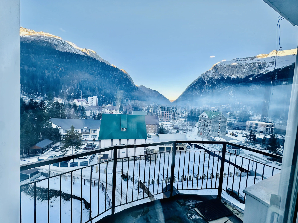 Квартира на Аланской, 25 "Пентхаус"