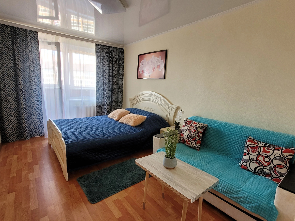 Апартаменты на Фрунзе в центре Размещение до 10-ти человек