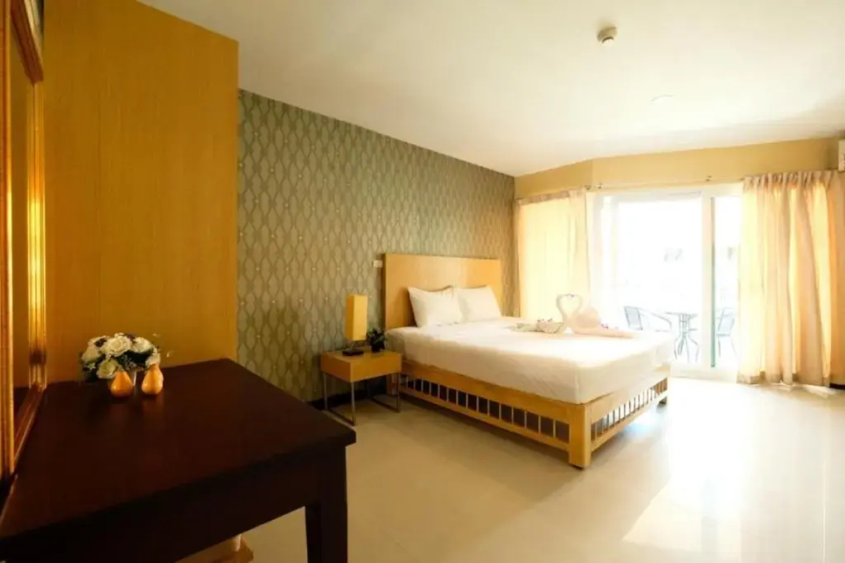 Отель Jomtien Plaza Residence