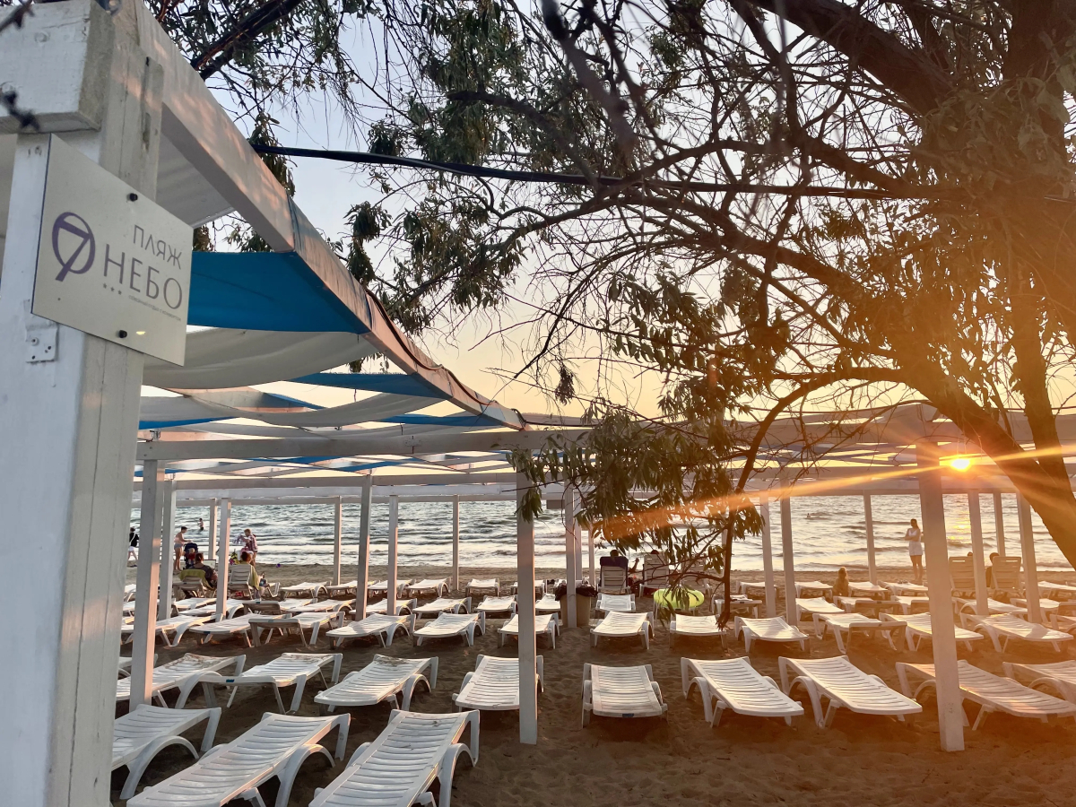 Апартаменты с бассейном у моря