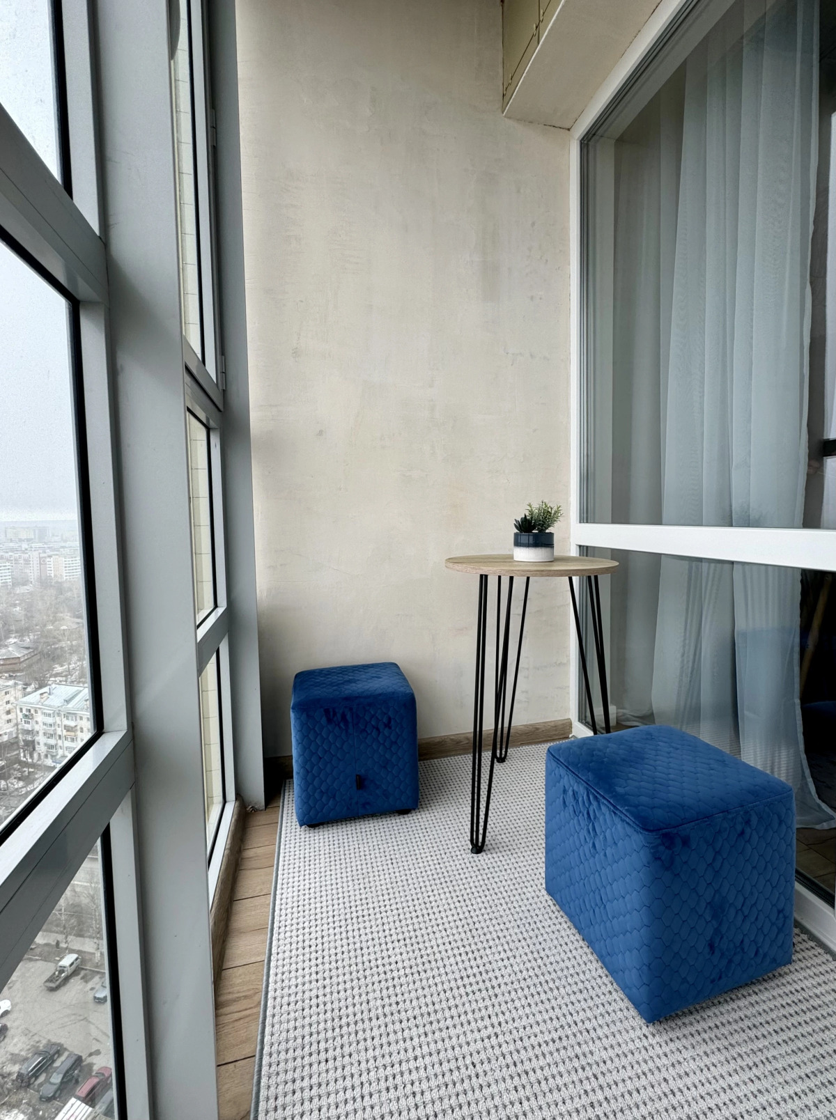 Апартаменты Синяя Студия с Панорамным Окном