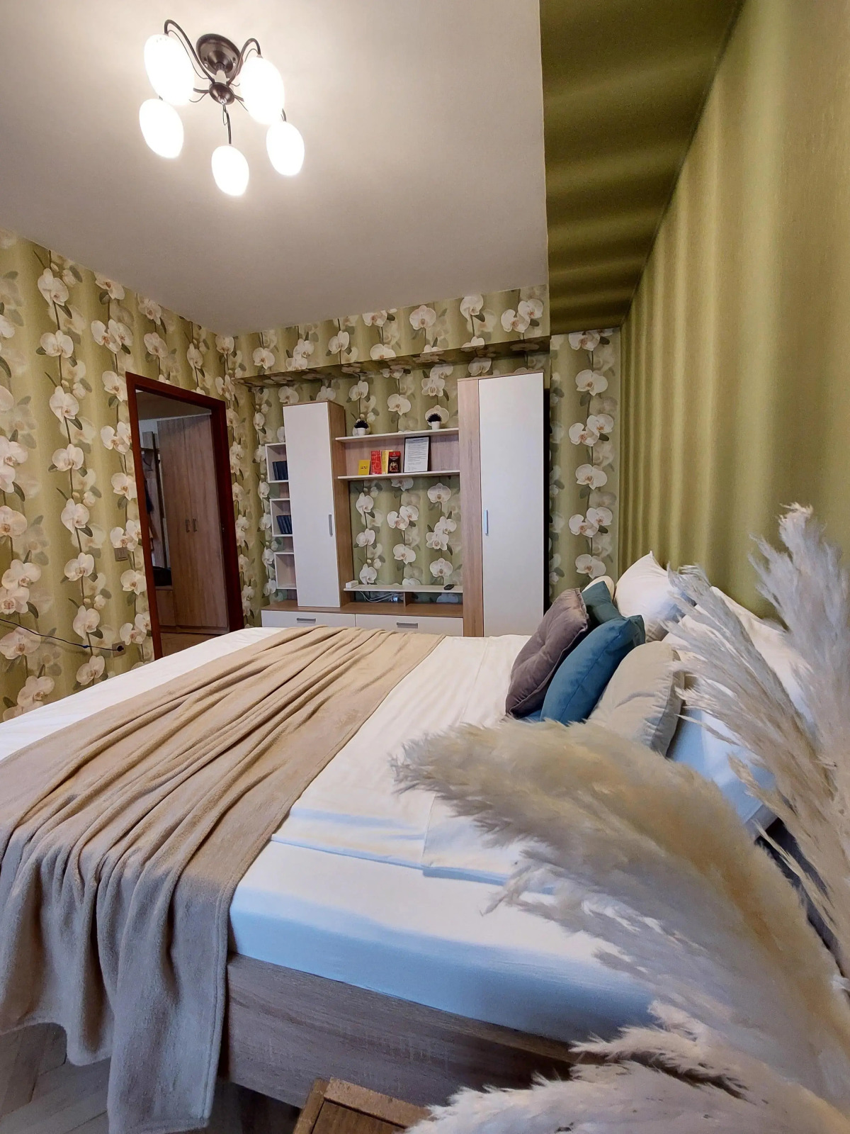 Апартаменты Островитянова 21