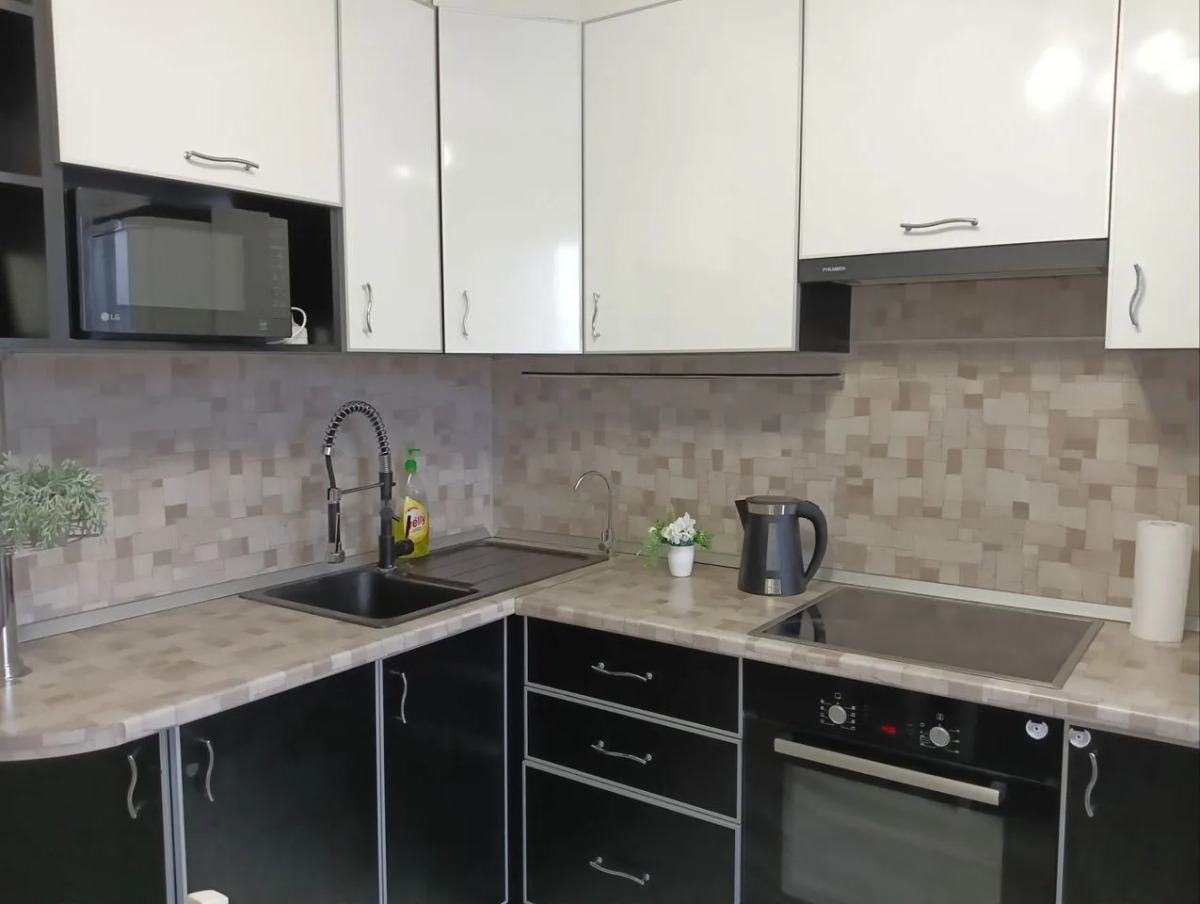 Квартира на Сергея Есенина 48