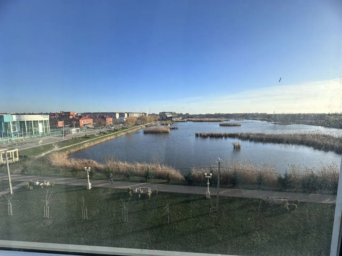 Квартира с видом на озеро