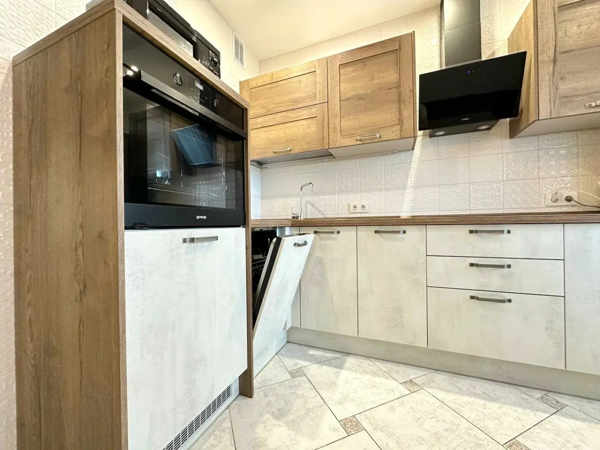 Квартира Двухкомнатная с балконом на Притомском