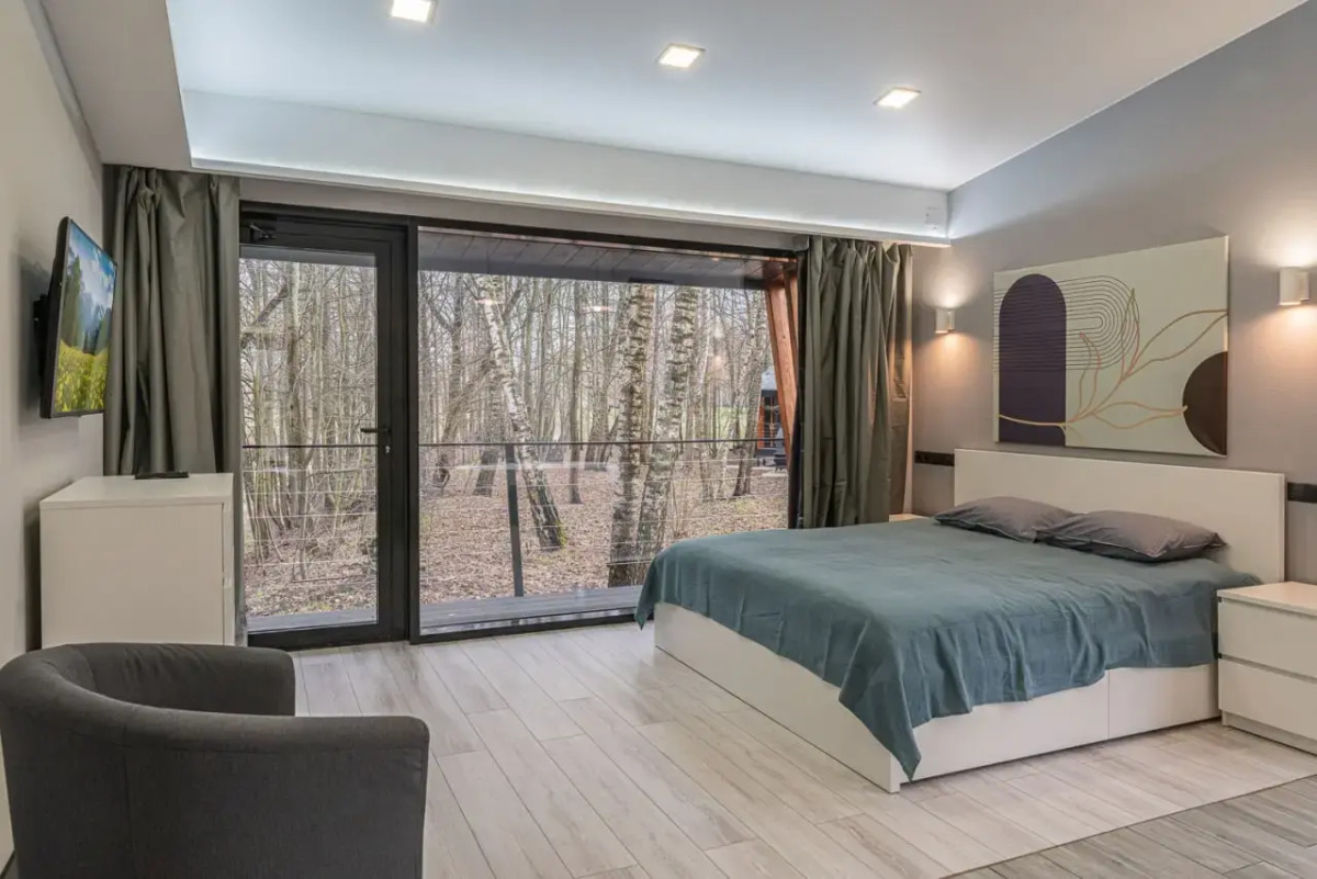 Отель Шепот