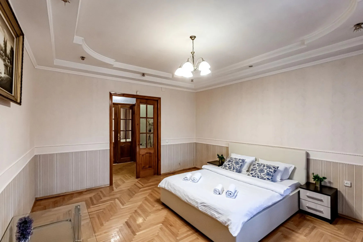 Апартаменты на Куйбышева Ирины Савельевой в центре курортного бульвара